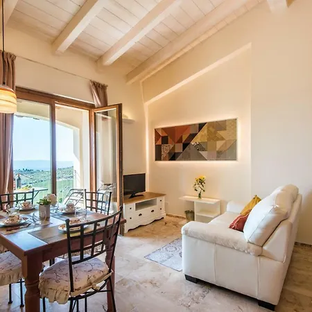 Squarcialupi Apartment